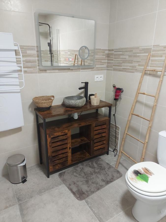 Hébergement de vacances Maison De Bourg Paisible Parcay-sur-Vienne